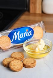 Galletas tipo Digestive o María y Mantequilla derretida