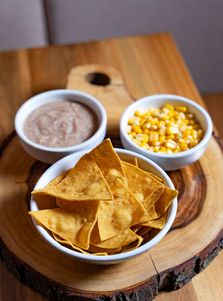 Nachos y frijoles