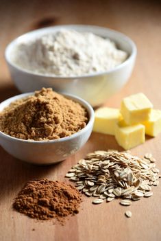 Harina de trigo Azúcar moreno Mantequilla fría Avena en copos y Canela