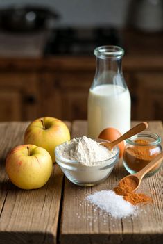 3 Manzanas Harina de trigo Leche Canela y Azúcar
